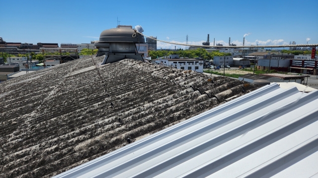 屋根カバー工法で重量はどう変わる？耐震性への影響を徹底解説！ (1)