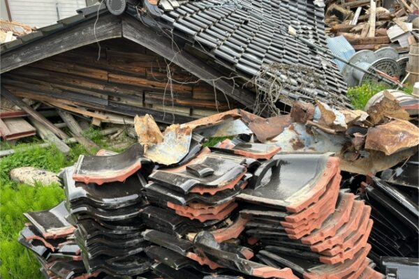地震と屋根の関係性とは？耐震性を高める屋根の選び方と対策を徹底解説 (1)